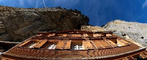 Berghaus Aescher, äscher, face, wirthshaus, alps, mountain, beiz, appenzell, stone, switzerland, wooden, bergasthaus, cliffs, wall, shingles, building, timber, rock, aescher, rugged, sheer, shutters, hotel