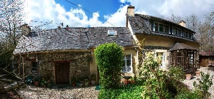Breton cottage renovated by British expats near Guingamp, stone, roof, rustic, slate, cottage, outdoors, countryside, traditional, rural, dwelling, bretagne, home, brittany, expatriate, breton, british, french, renovated, retirement, france, granite, pergola