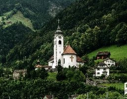 Church on Vierwaldstättersee, Switzerland, null