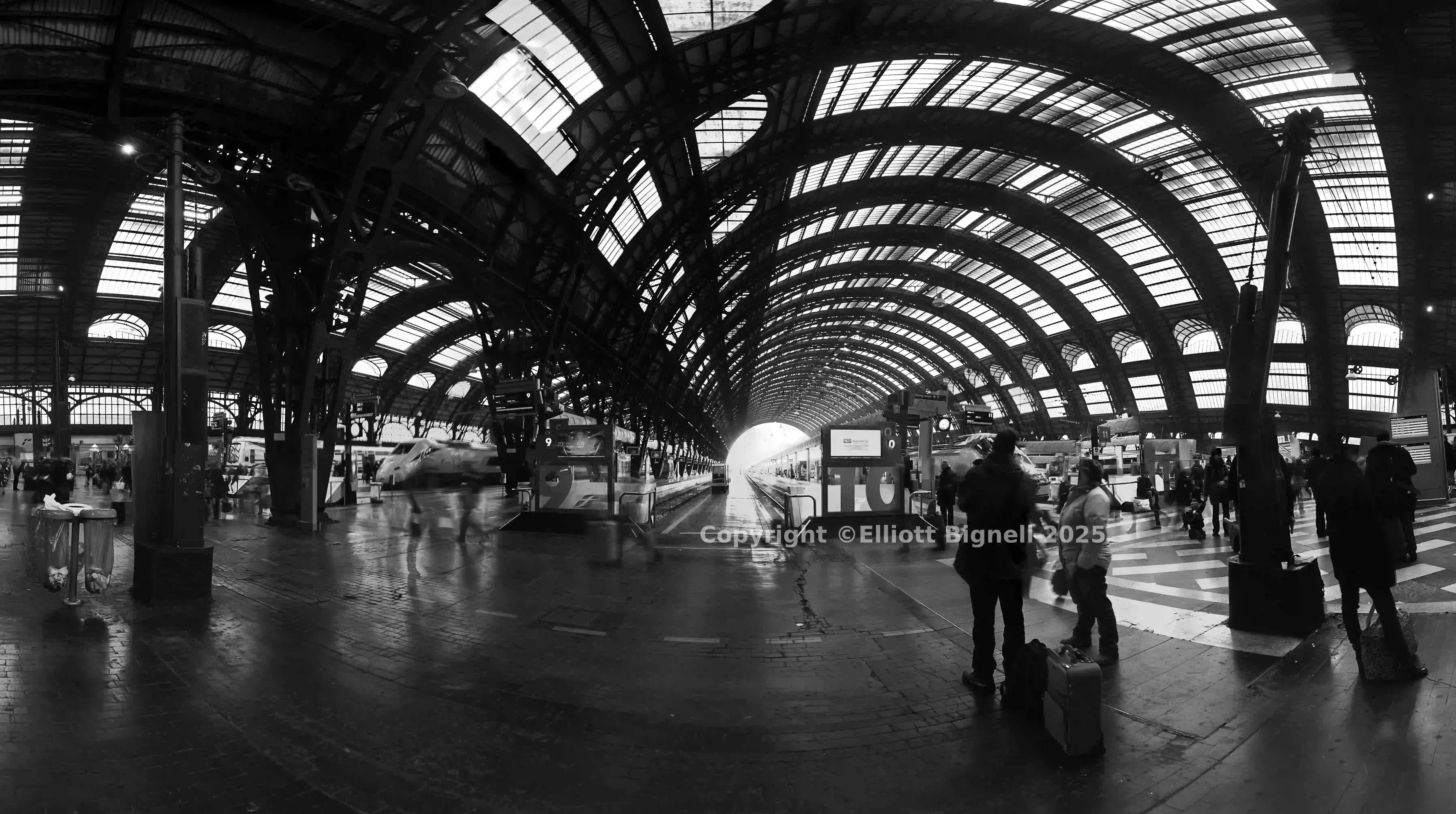 MilanStation2_bw.jpg