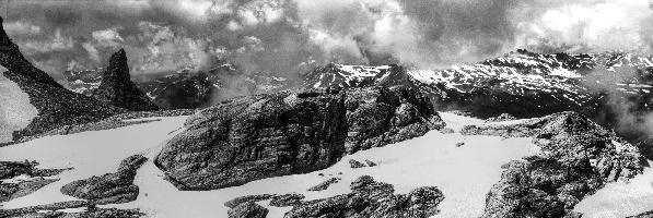 mantiuk_3935-mantiuk_3941bw.jpg
