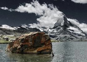 Matterhorn and Stellisee, valais, national, matterhorn, pyramidal, switzerland, lake, cervino, alps, lichen, wallis, border, mountains, iconic, schweiz, le cervin, famous, alpine, green, boulder, landscape, landmark, tourism, red, swiss, stellisee, rocks, mountain, daylight, spectacular