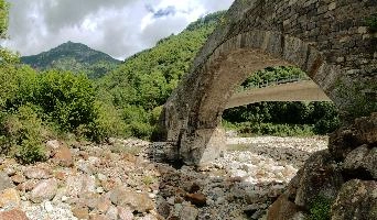 Bridge over the Versasca, valle, woods, rocks, river, italian, bridge, mountains, ticino, stone, schweiz, switzerland, versasca, valley, footbridge, tourism, europe, locarno, alps, forest, bed, brione, lavertezzo, walking, hiking