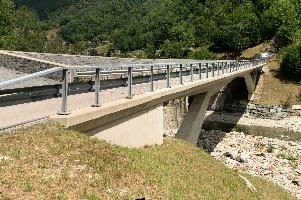 Bridging the Versasca, valle, rocks, stone, woods, italian, bridge, travel, ticino, bed, schweiz, bridges, versasca, tourism, switzerland, daylight, road, pedestrian, locarno, river, forest, tessin, valley, summer, dry