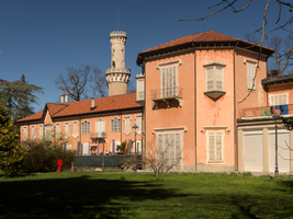 Villa in town gardens in Varese, Lombardia, Varese