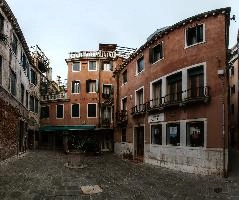 Corte del Tagiapiera, venezia, street, architecture, venetian, italian, veneto, plastered, italy, venice, old, building