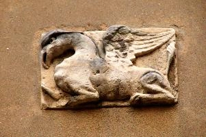 Buckbeak, venezia, venetian, griffon, carving, sculpture, wall, veneto, mythological, italy, magical, venice, beast, ornate, plaster, stone, hippogriff, plate, heraldic, weathered, old