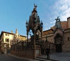 The Scaligeri Graves in Verona, the Veneto, memorial, graves, scaligeri, urban, shakespeare, historical, city, ornate, town, old, verona, mausoleum, italian, railings, veneto, piazza, italy, square