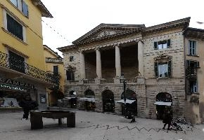 Quiet corner of Verona and the Shakespeare eatery, catering, bar, restaurant, shakespeare, city, town, verona, quiet, italian, secluded, veneto, piazza, italy, architecture