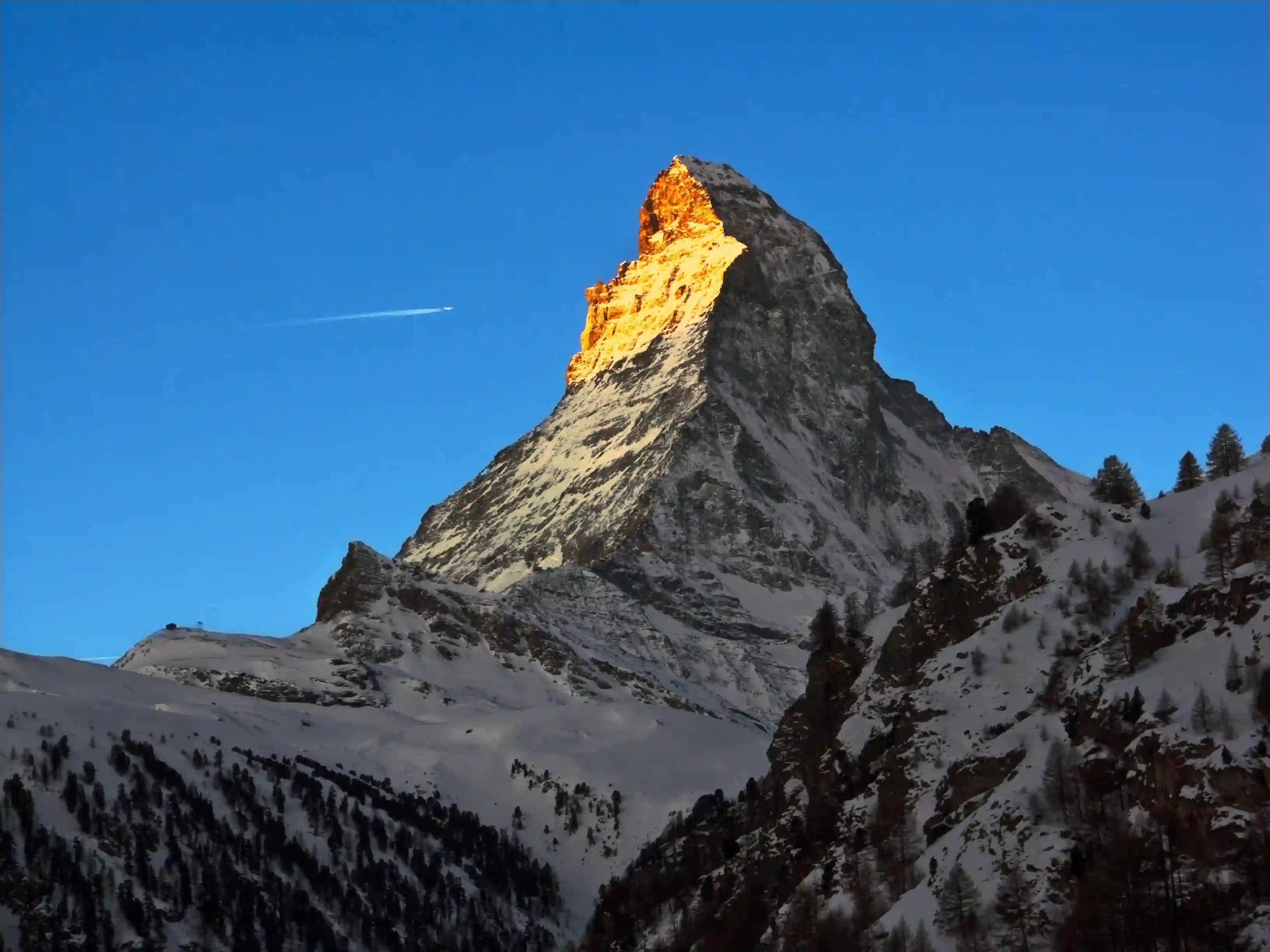 Alpenglow on the Matterhorn seen from Zermatt, null