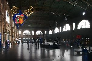 L'Ange Protecteur in Zürich Railway Station, zürich, reflection, light, rail, windows, city. station, switzerland, artwork, europe, floor, town, sculpture, evening, shiny, shadow, interior, hanging, model, sunlight