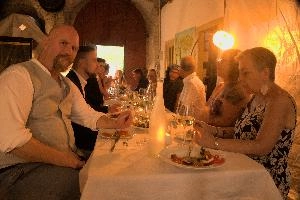 Bouncer Dining, null